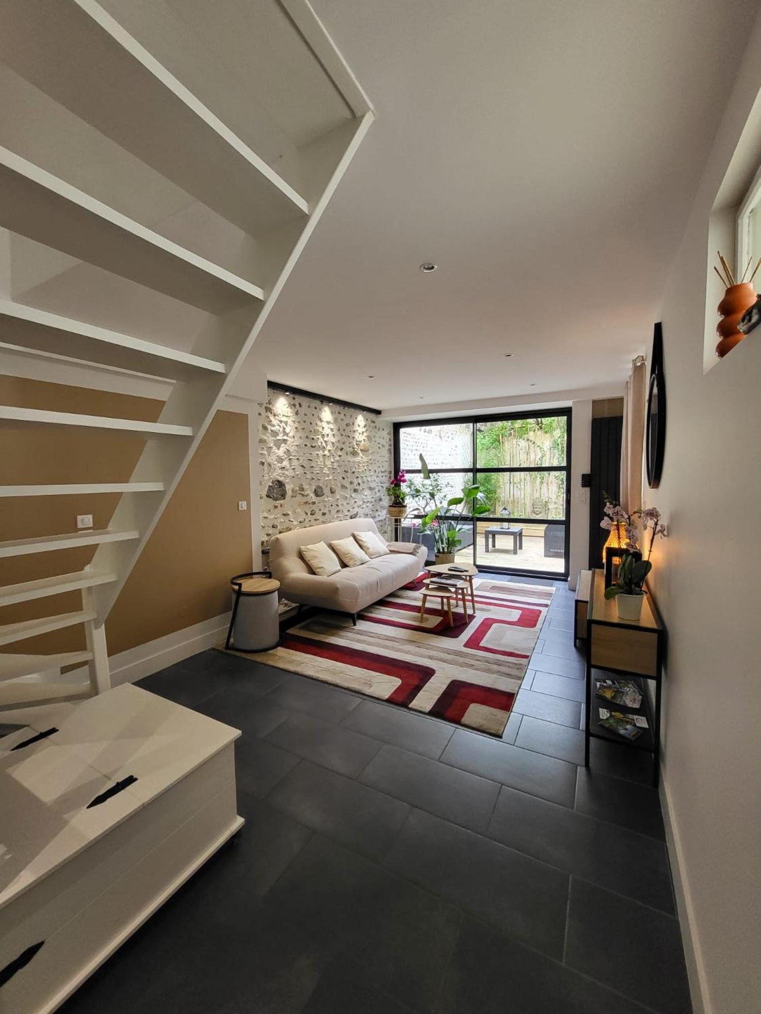 Le Patio - Appartement Calme - Hyper Centre ポー エクステリア 写真